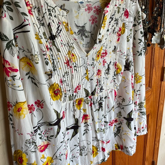 Women’s shirts. Sizes Xl , 1X, - Picture 2 of 8